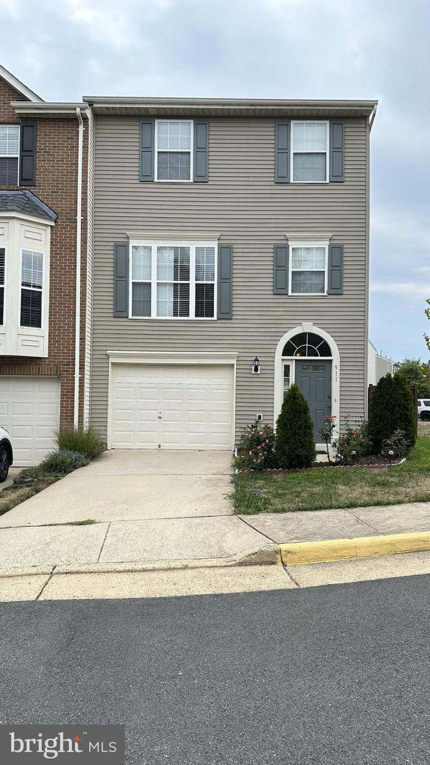 Well kept,  home in Leesburg.  Located adjacent to major shopping outlets/stores.  Spacious 3 bedroom, 3.5 bath END-UNIT town home. Kitchen with granite counter tops. Master bathroom with jetted tub. 2 story bump out on the main and lower level.   Lower level bump out area offers a separate access to main level and also has a standing shower and ample space to use it as a family Rec Room, a rarely available feature in a townhome in Leesuburg located adjacent to major shopping/dining/entertainment facilities.  Conveniently located minutes from the Leesburg outlets and other major stores including several dining options and within a short distance from all that downtown Leesburg has to offer. Sycamore Hills offers great HOA Amenities: Swimming Pool, Tennis Courts, Basketball Courts and several Playgrounds to enjoy.  There are plenty of Visitor parking spaces are close by.