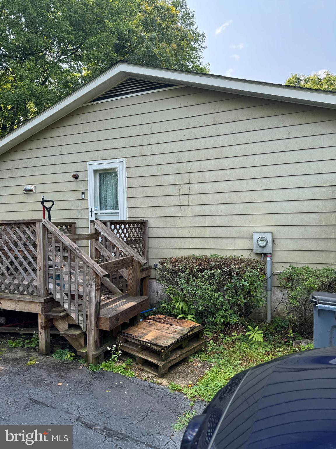 5577 STEPHEN REID ROAD