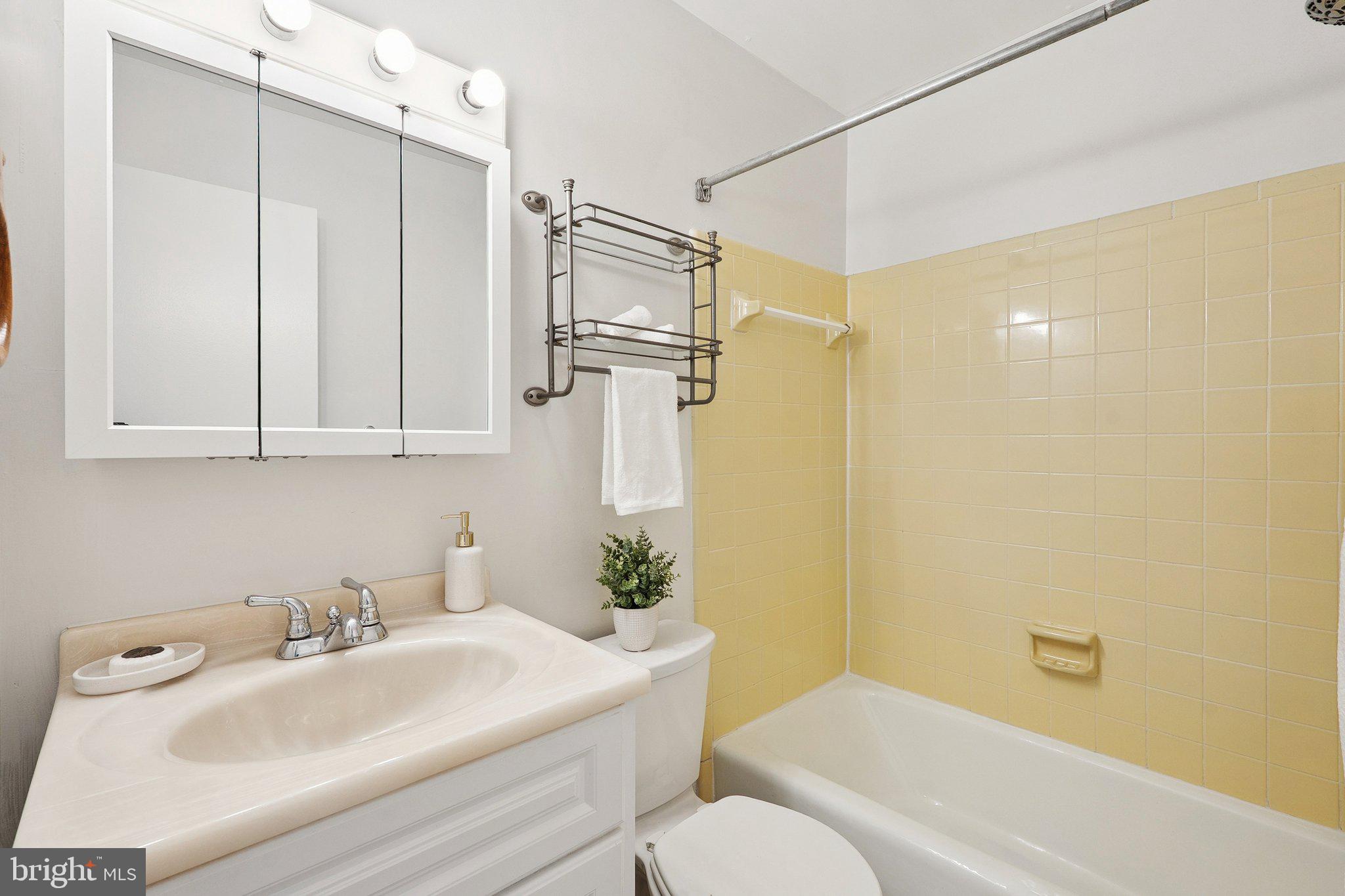 LAKE BRADDOCK - Residential Lease