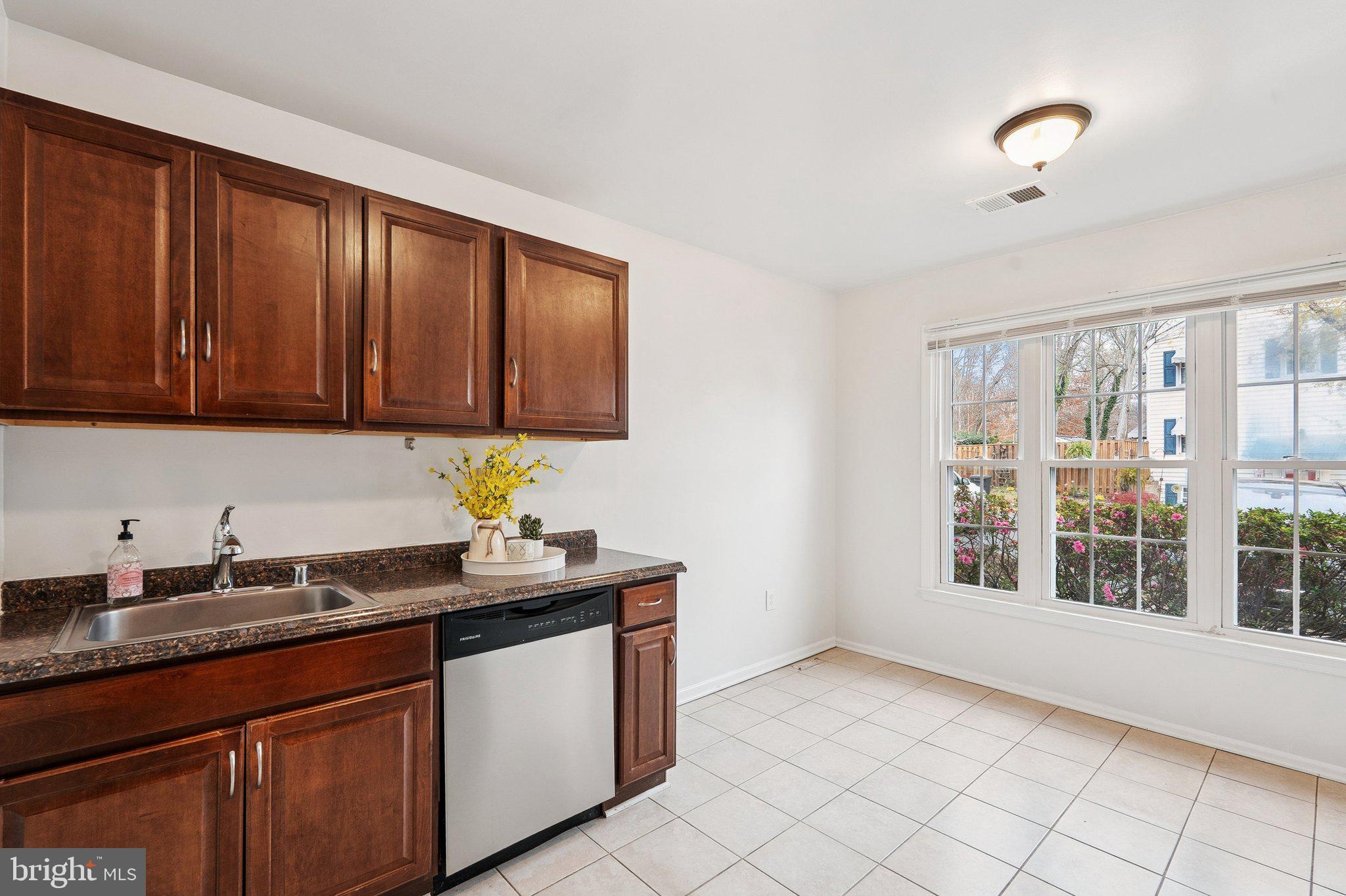 LAKE BRADDOCK - Residential Lease