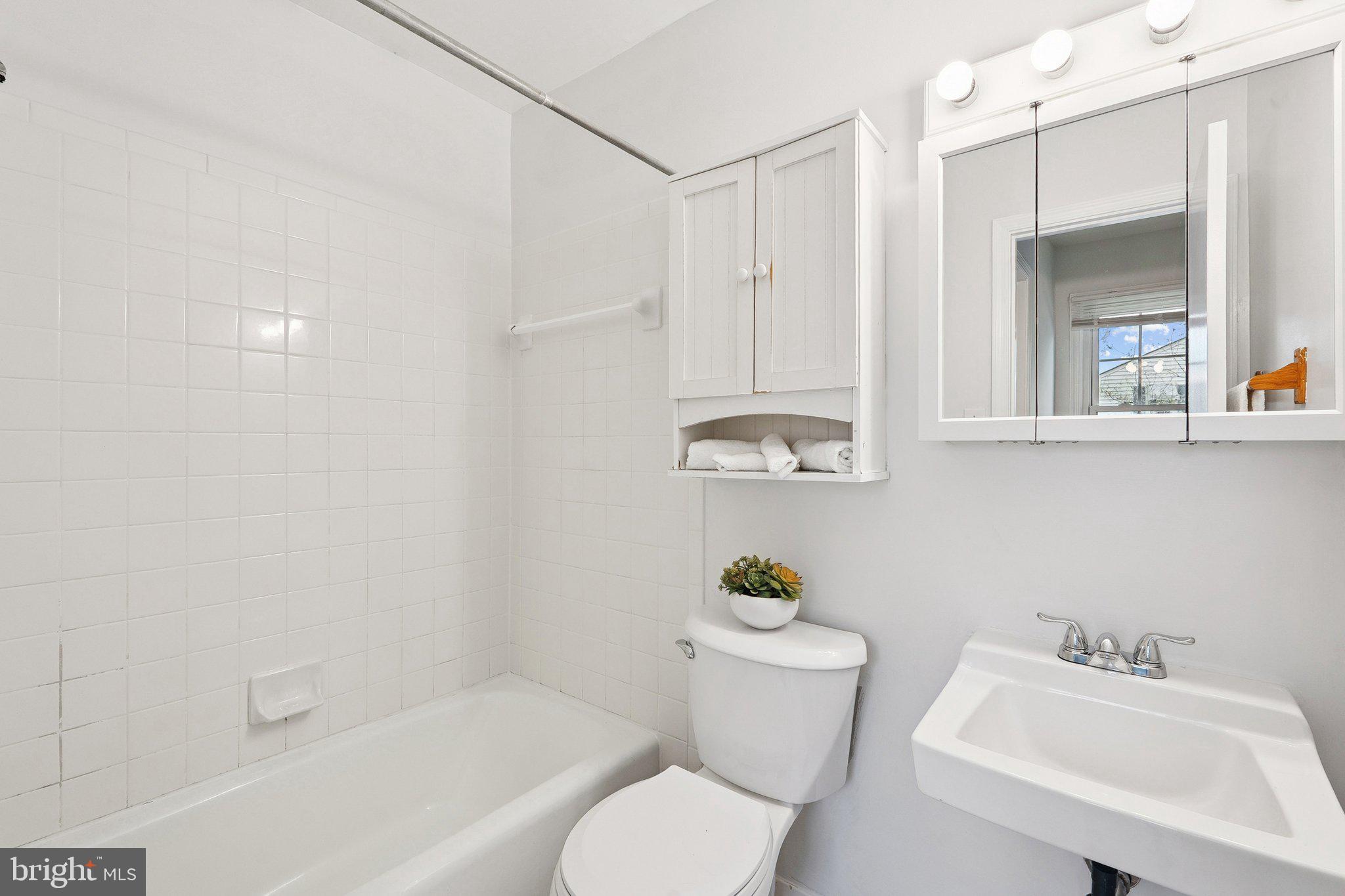 LAKE BRADDOCK - Residential Lease