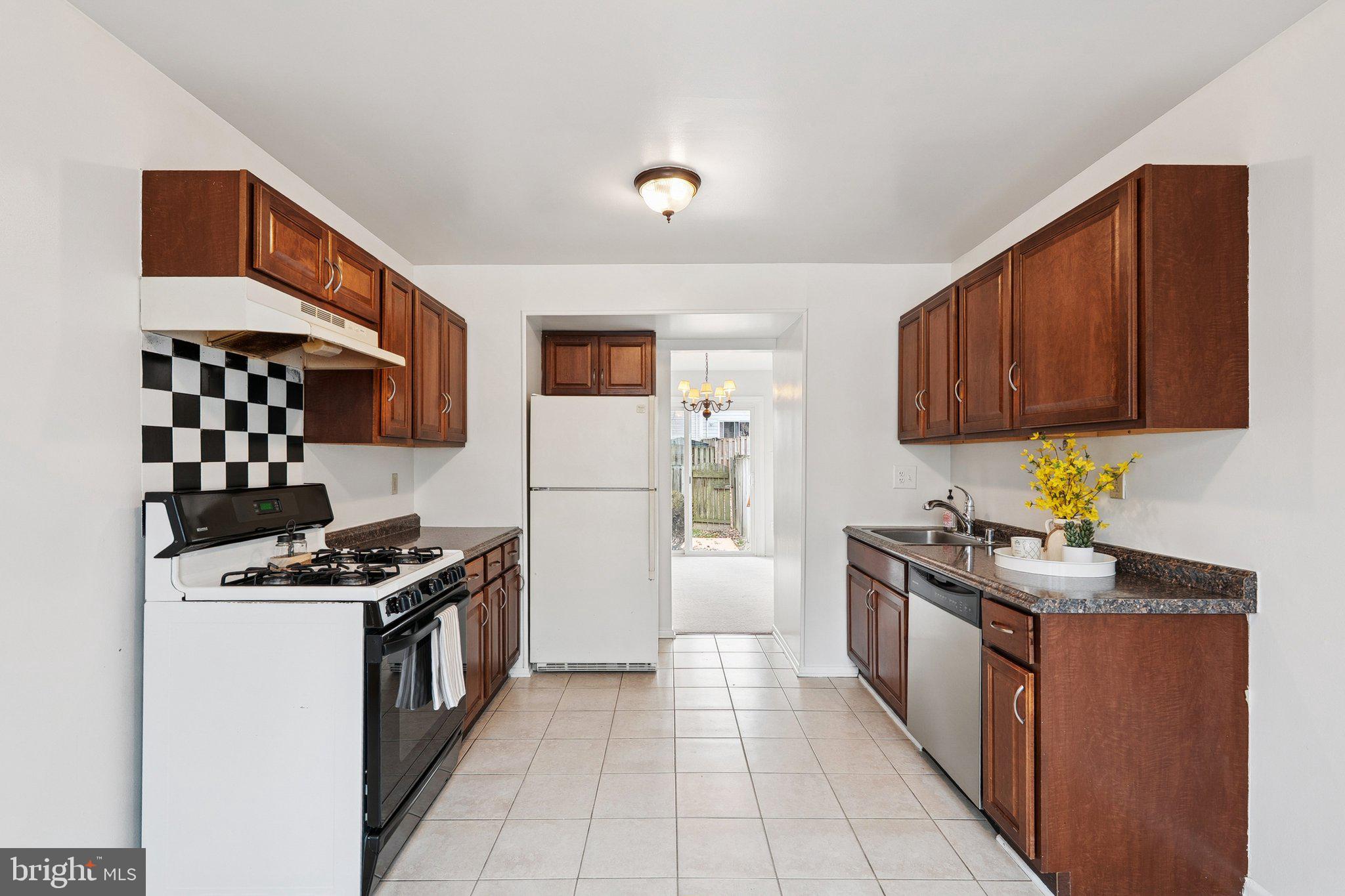 LAKE BRADDOCK - Residential Lease