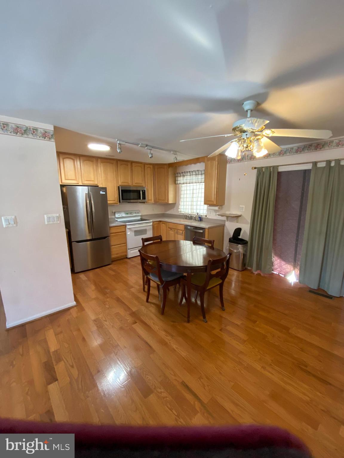 GLENBROOKE WOODS - Residential