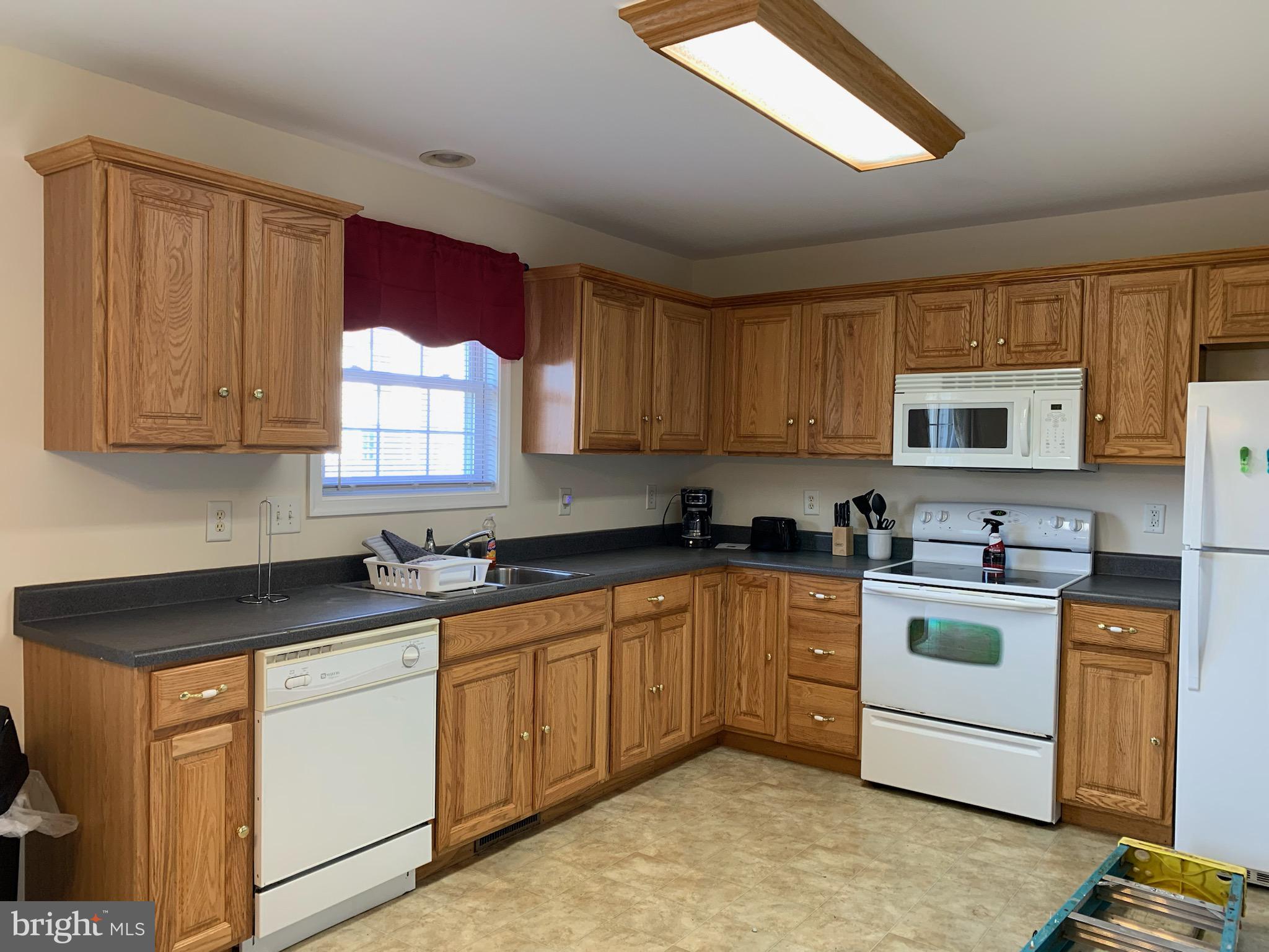 AMBER WOODS - Residential