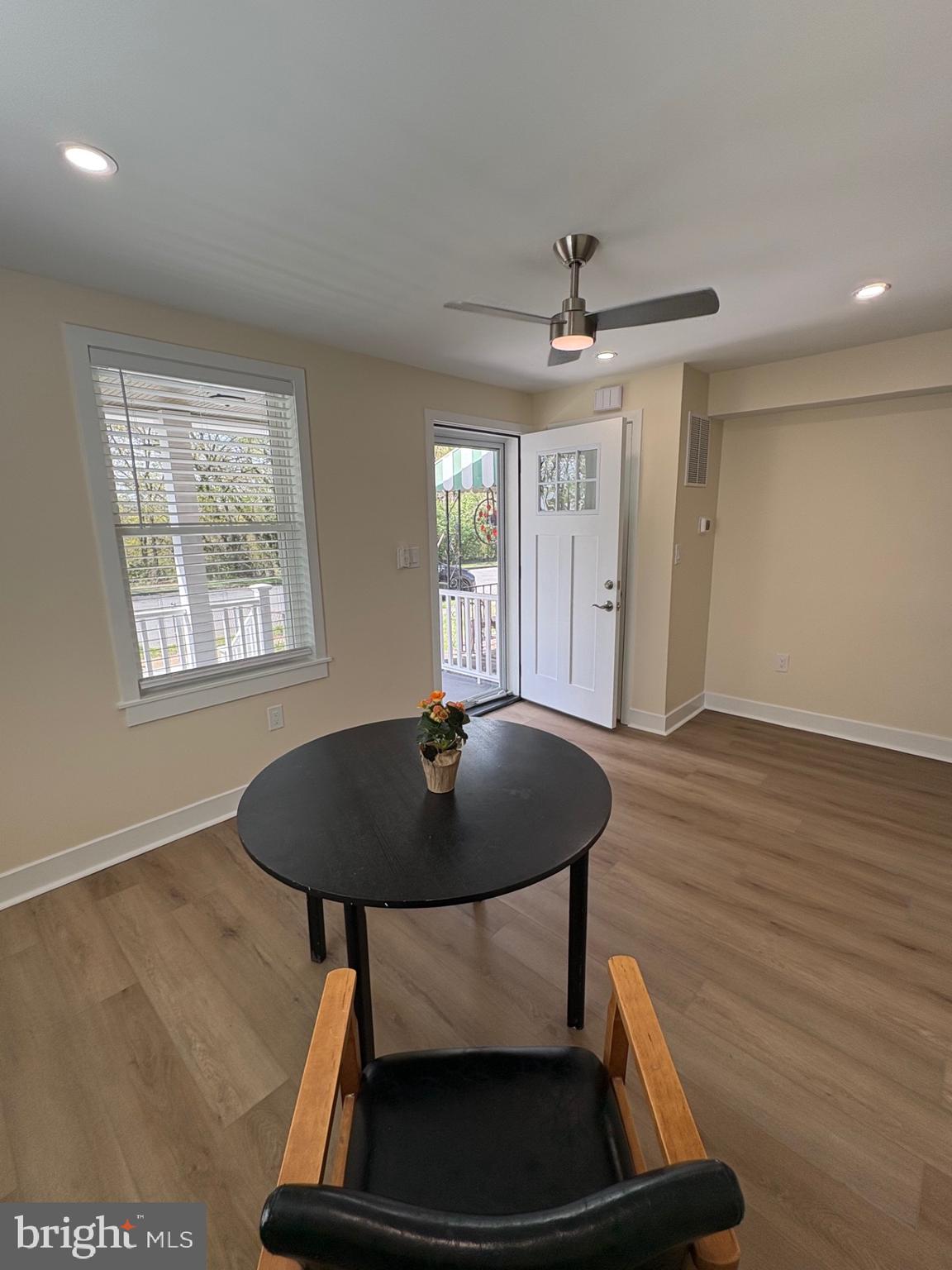 2449 S OAKLAND STREET