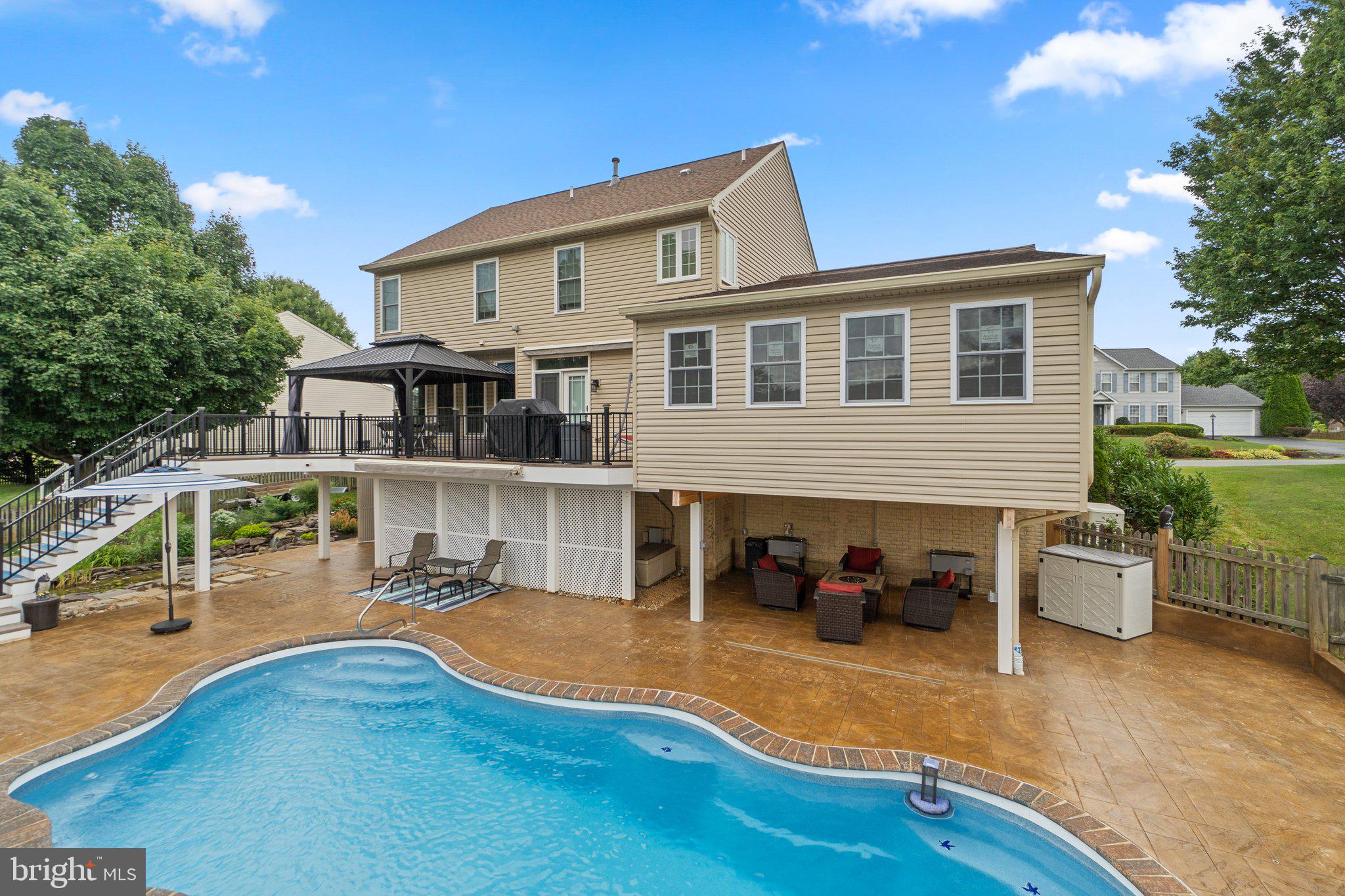 CAMBRIDGE FARMS - Residential