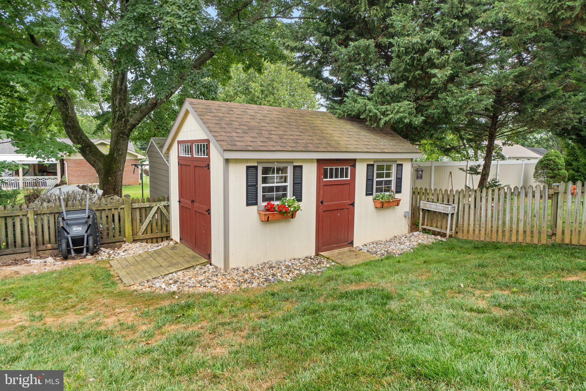 CAMBRIDGE FARMS - Residential