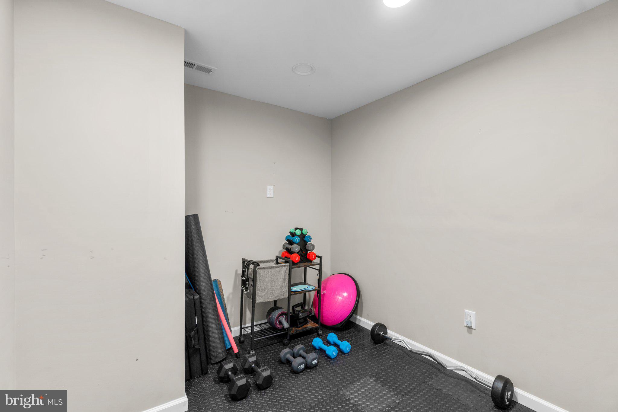 CAMBRIDGE FARMS - Residential