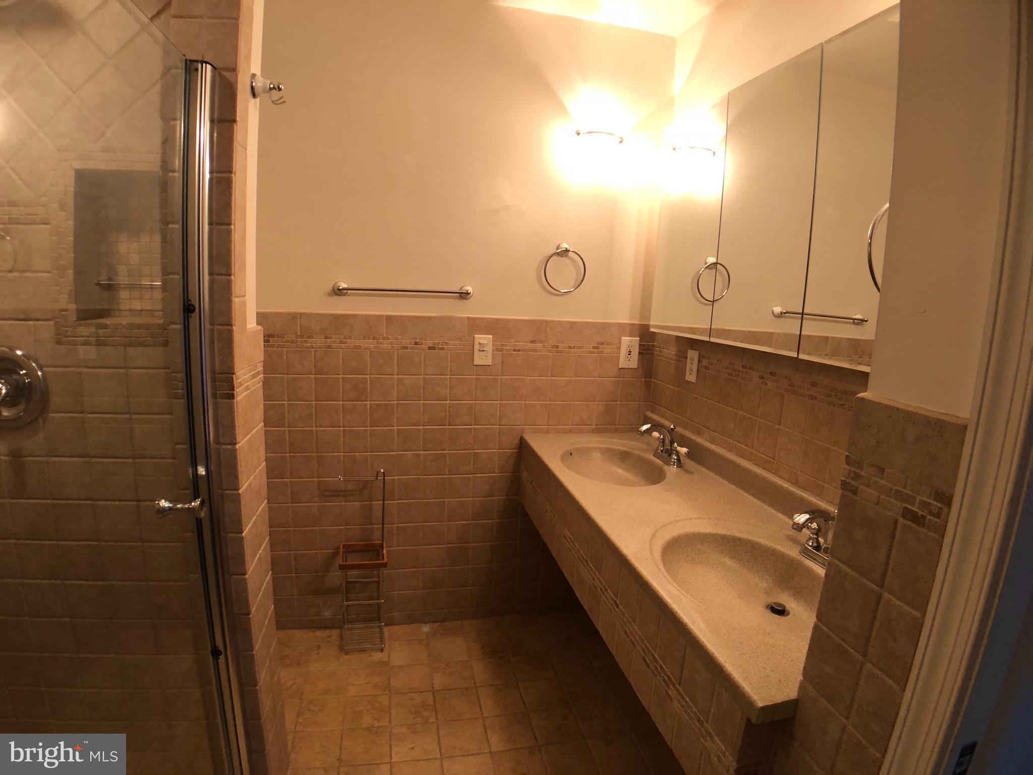 GREENTEE - Residential Lease