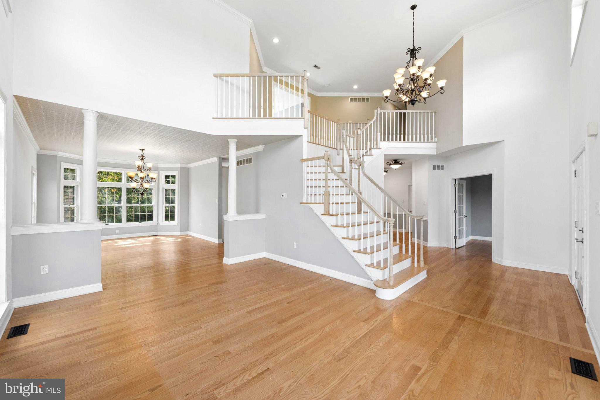 3 DIONIS COURT
