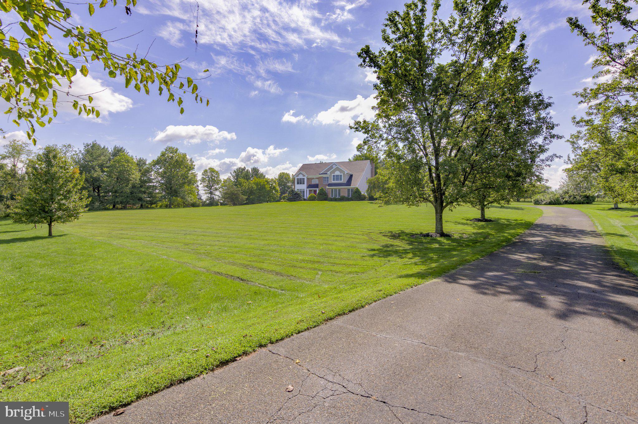 3 DIONIS COURT
