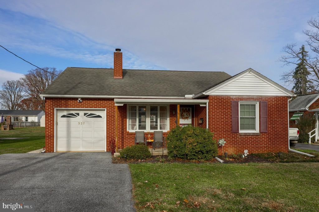 Photo of 327 E 2nd Avenue, LITITZ, PA 17543 (MLS # PALA2061616)