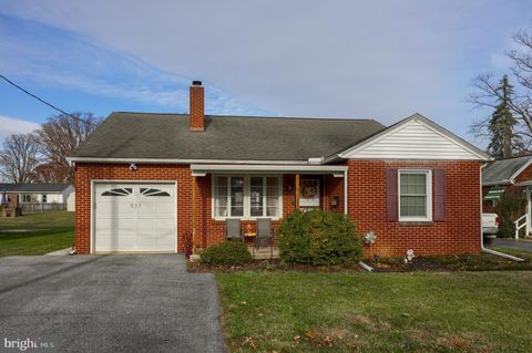 Photo of 327 E 2nd Avenue, LITITZ, PA 17543 (MLS # PALA2061616)