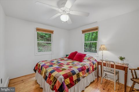 Tiny photo for 98 Ore Trail, BERKELEY SPRINGS, WV 25411 (MLS # WVMO2007630)