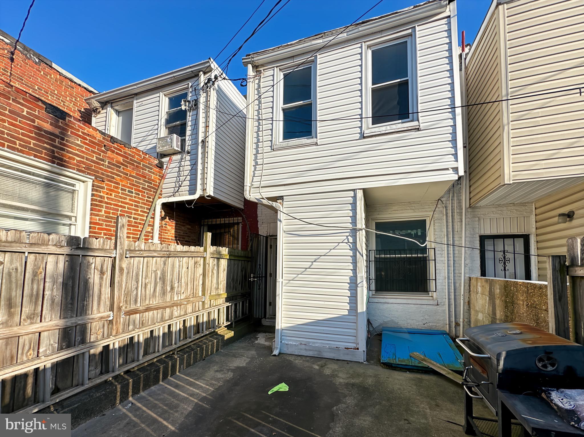 ELLWOOD PARK - Residential