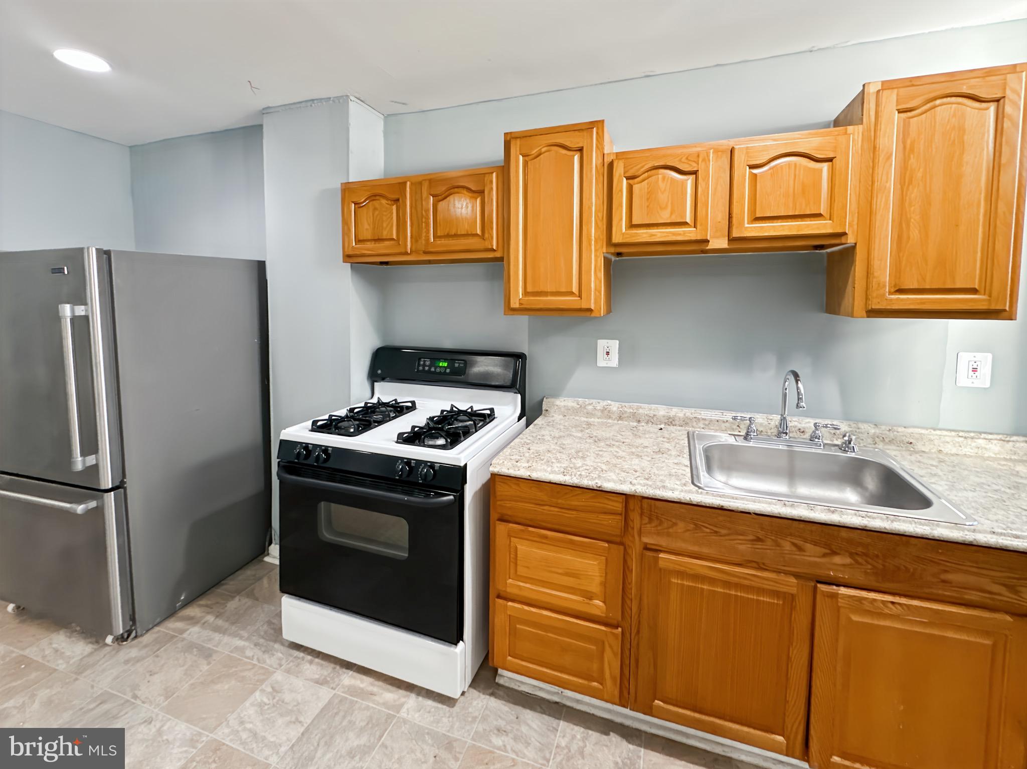 ELLWOOD PARK - Residential