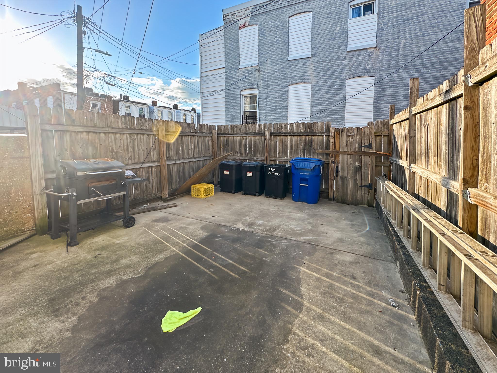 ELLWOOD PARK - Residential