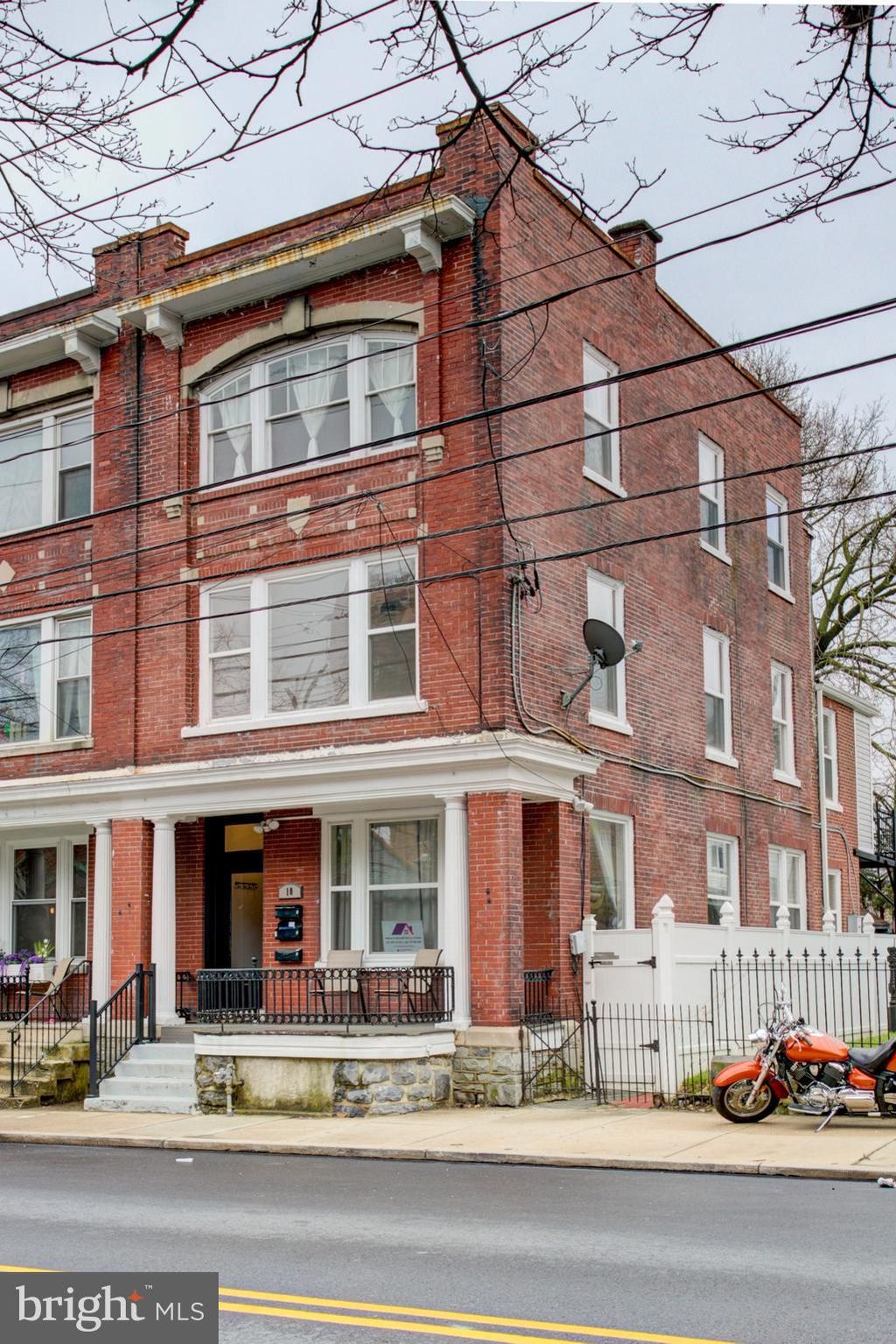 Photo of 10 E James Street, LANCASTER, PA 17602 (MLS # PALA2066684)