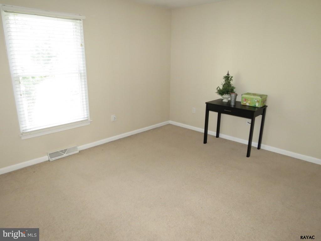 TRI HILL - Residential