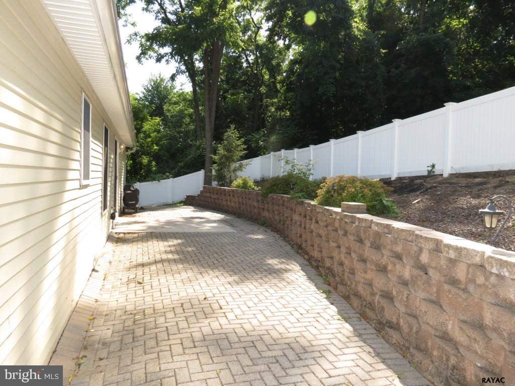 TRI HILL - Residential