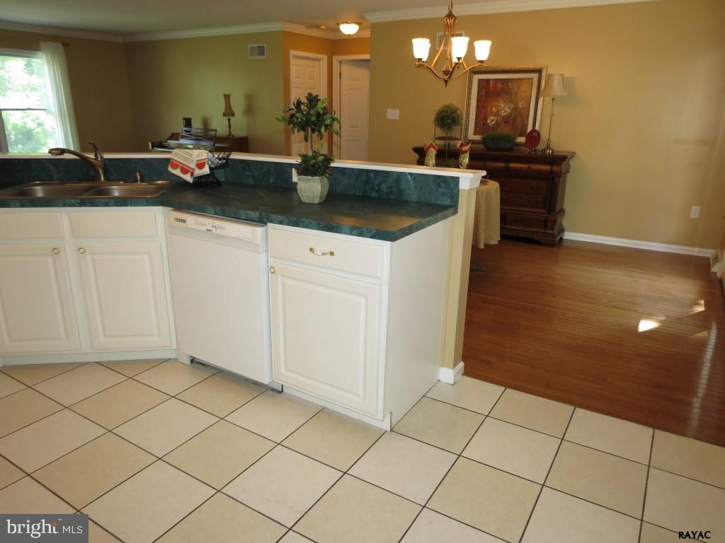 TRI HILL - Residential