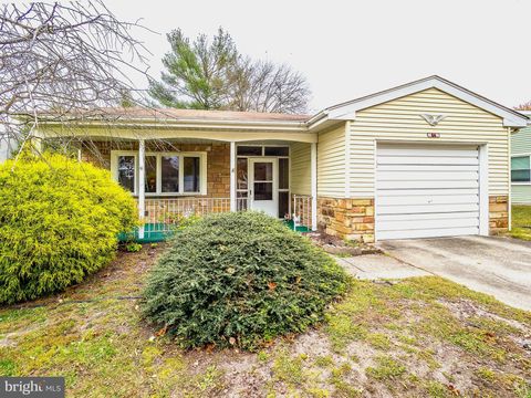 64 HUNTINGTON DRIVE SOUTHAMPTON NJ 08088