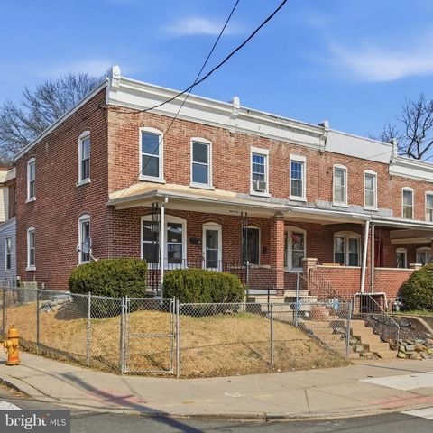 Photo of 2201 N Locust Street, WILMINGTON, DE 19802 (MLS # DENC2099706)
