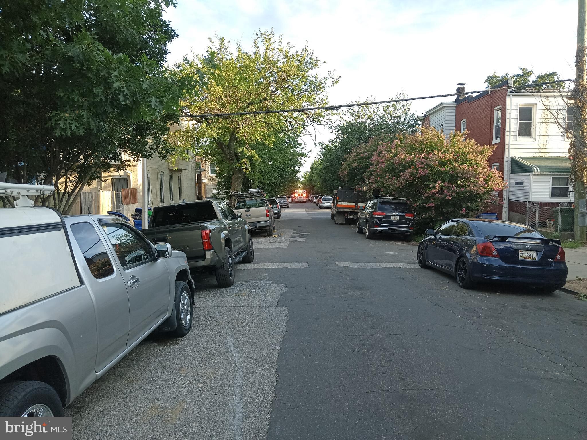 ELLWOOD PARK - Residential