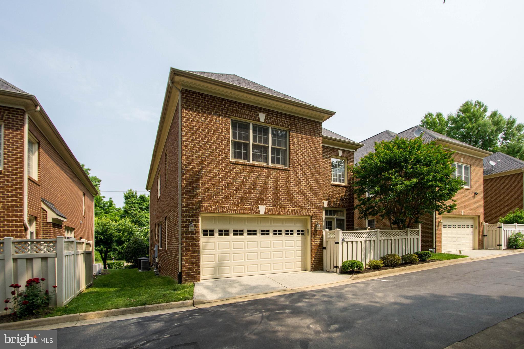 HUNTING RIDGE - Residential