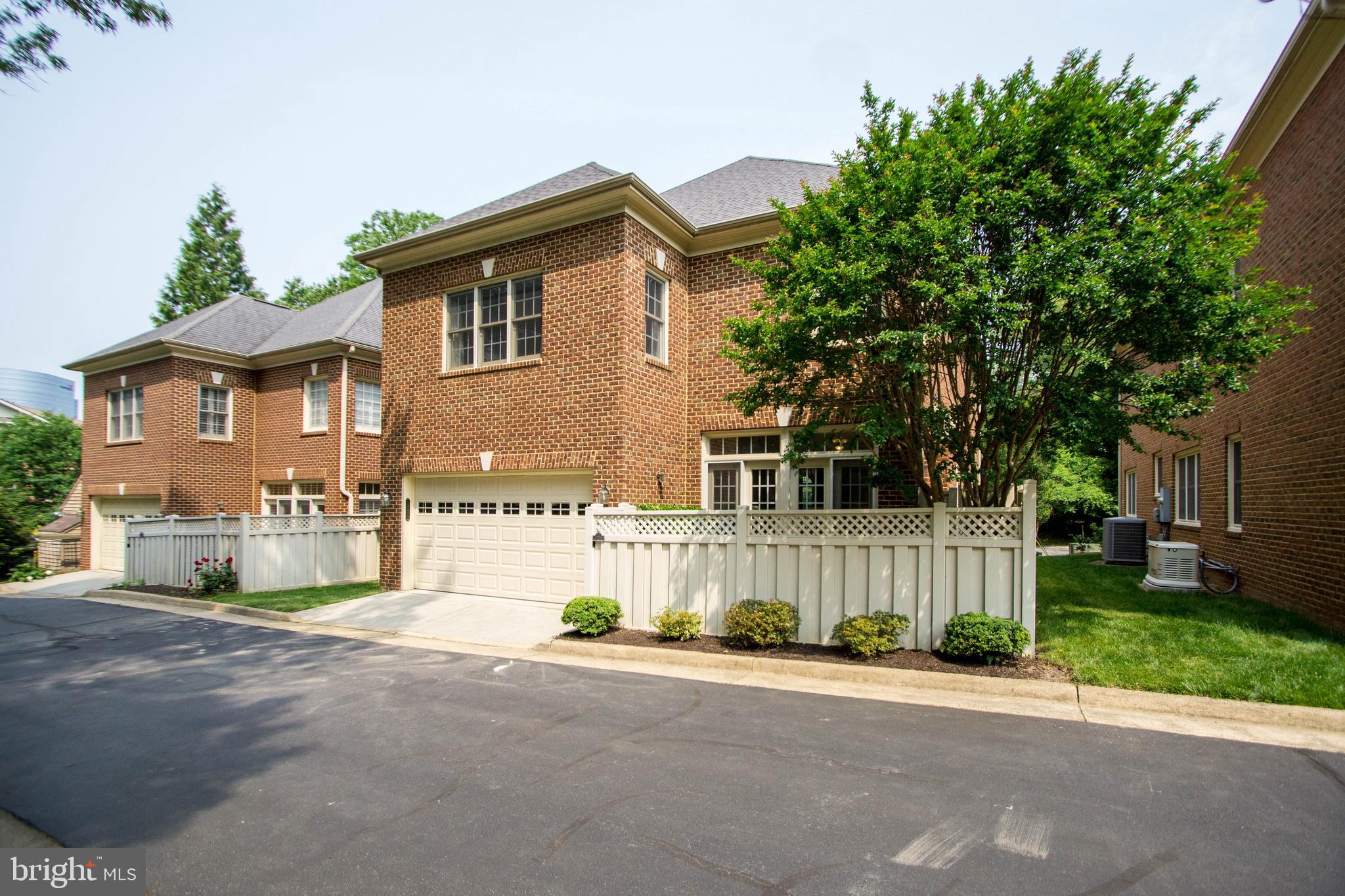 HUNTING RIDGE - Residential