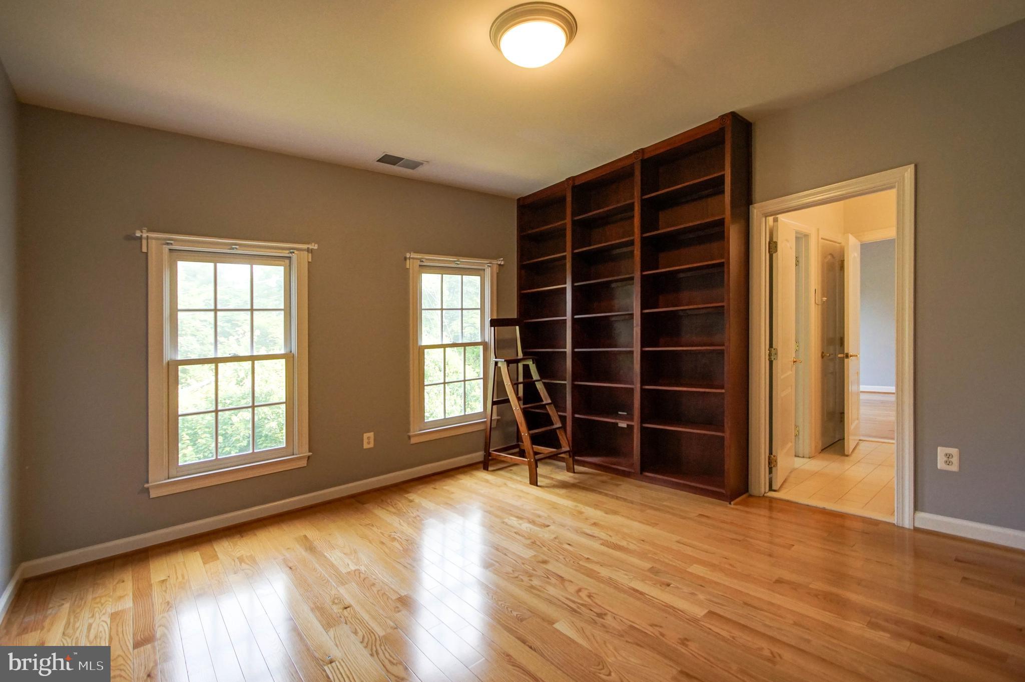 HUNTING RIDGE - Residential