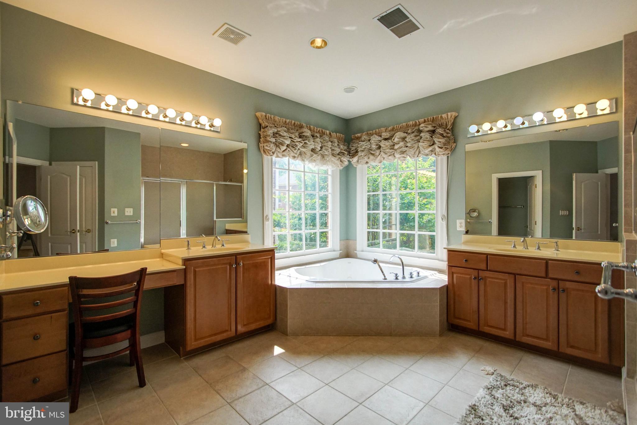 HUNTING RIDGE - Residential