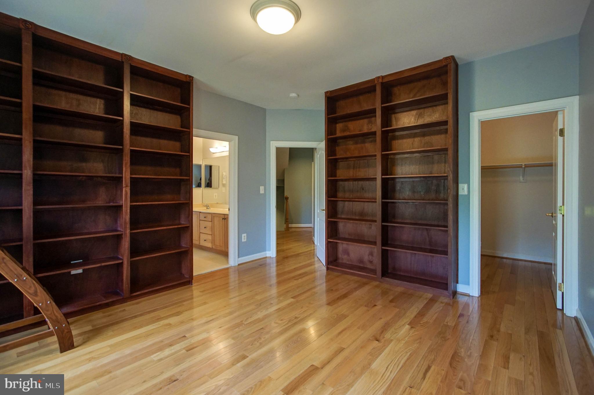 HUNTING RIDGE - Residential