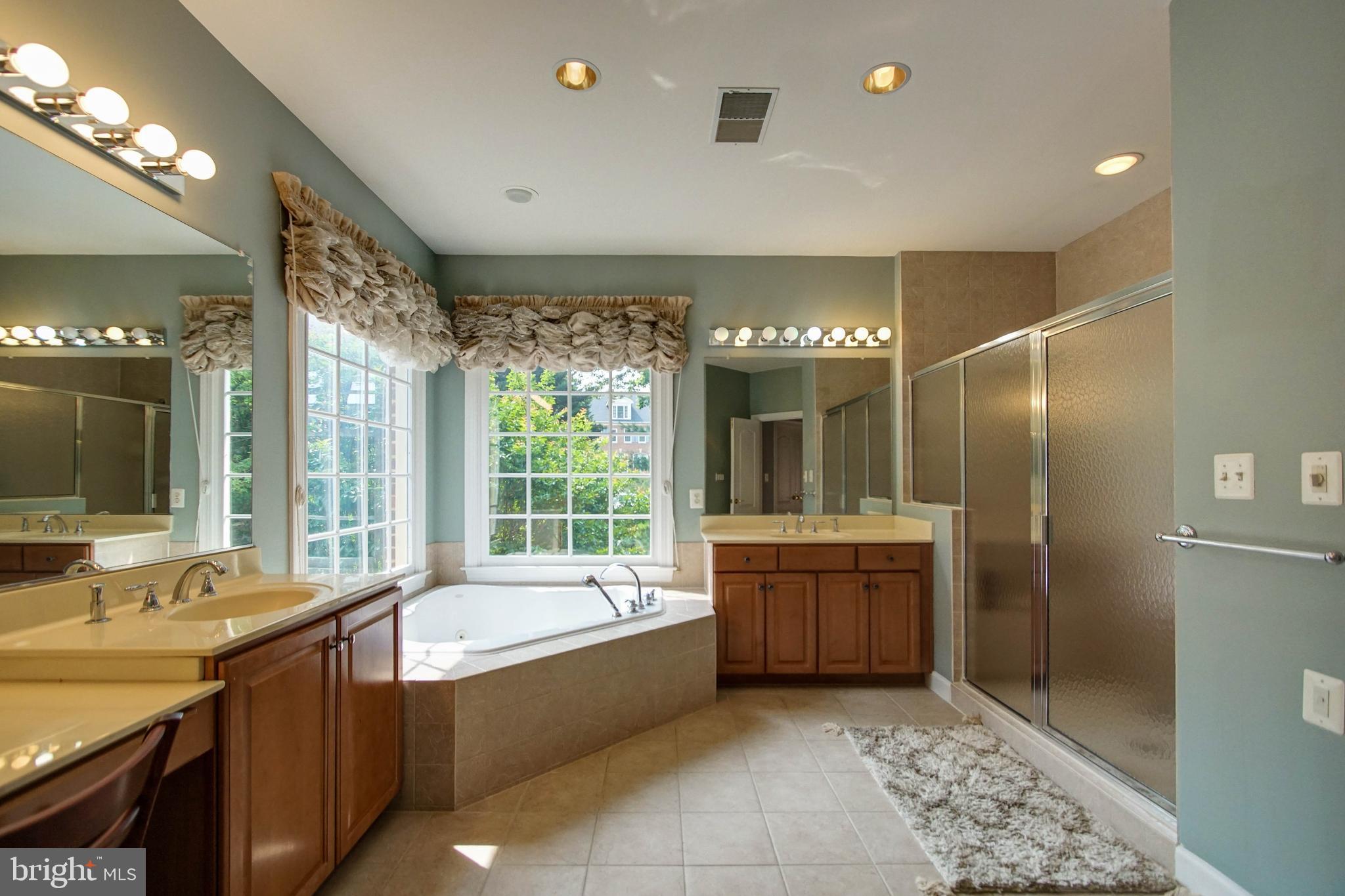 HUNTING RIDGE - Residential