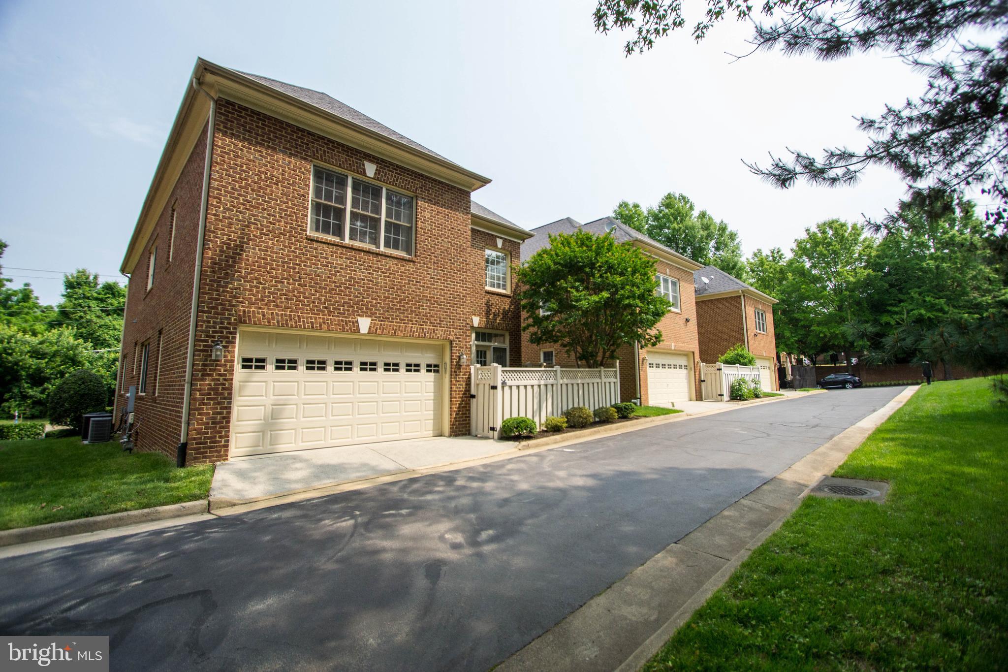 HUNTING RIDGE - Residential