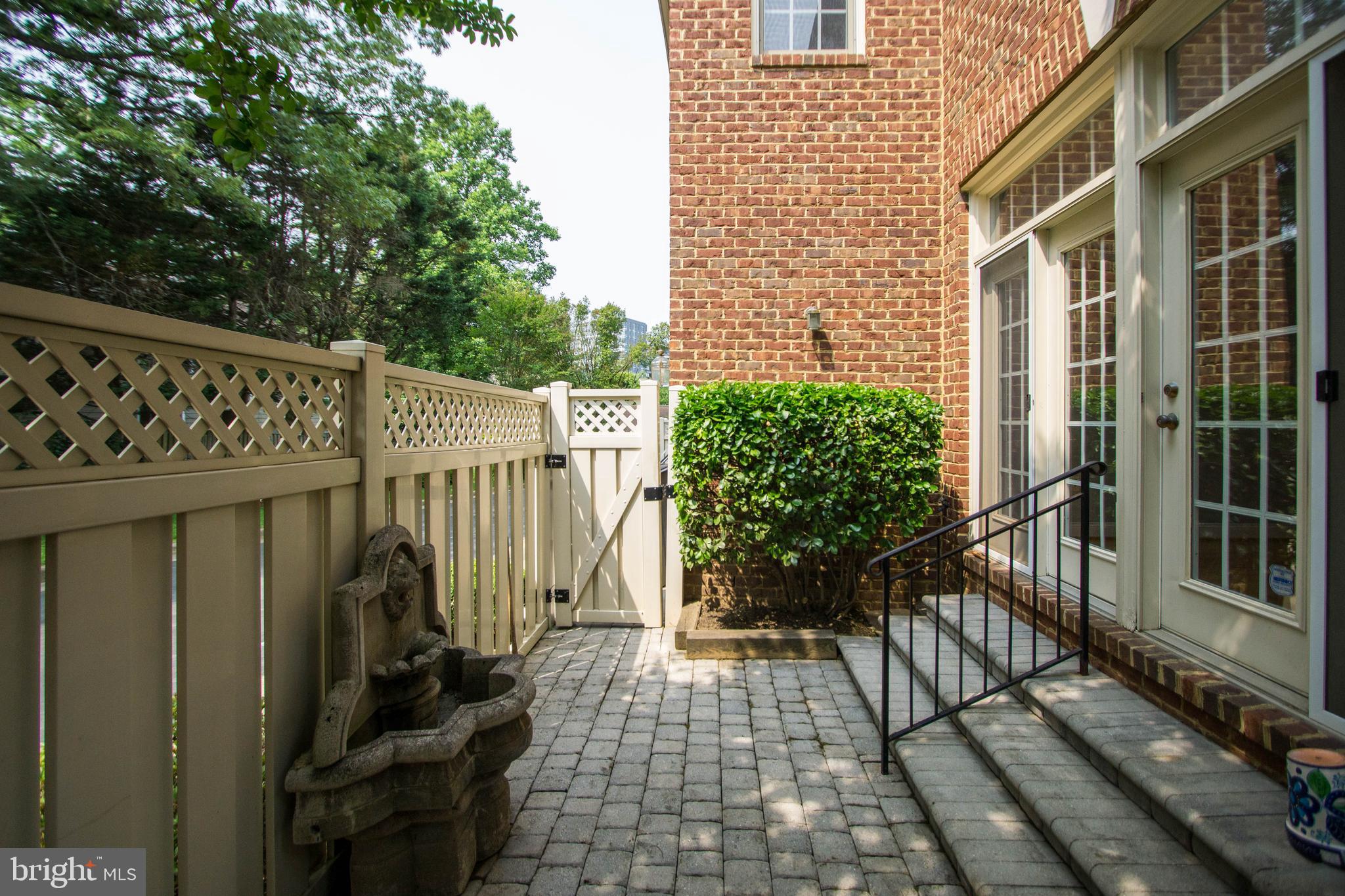 HUNTING RIDGE - Residential