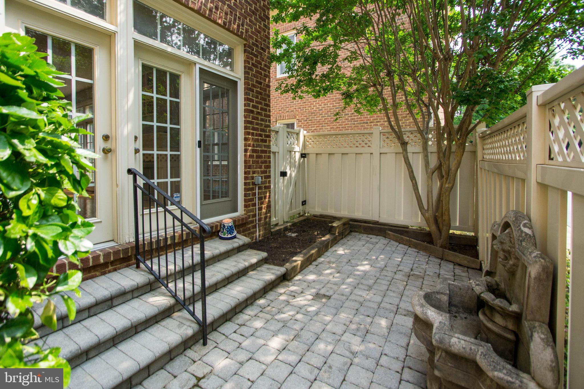 HUNTING RIDGE - Residential