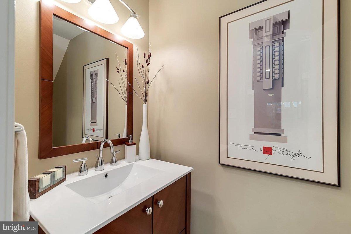 LANDMARK MEWS - Residential Lease