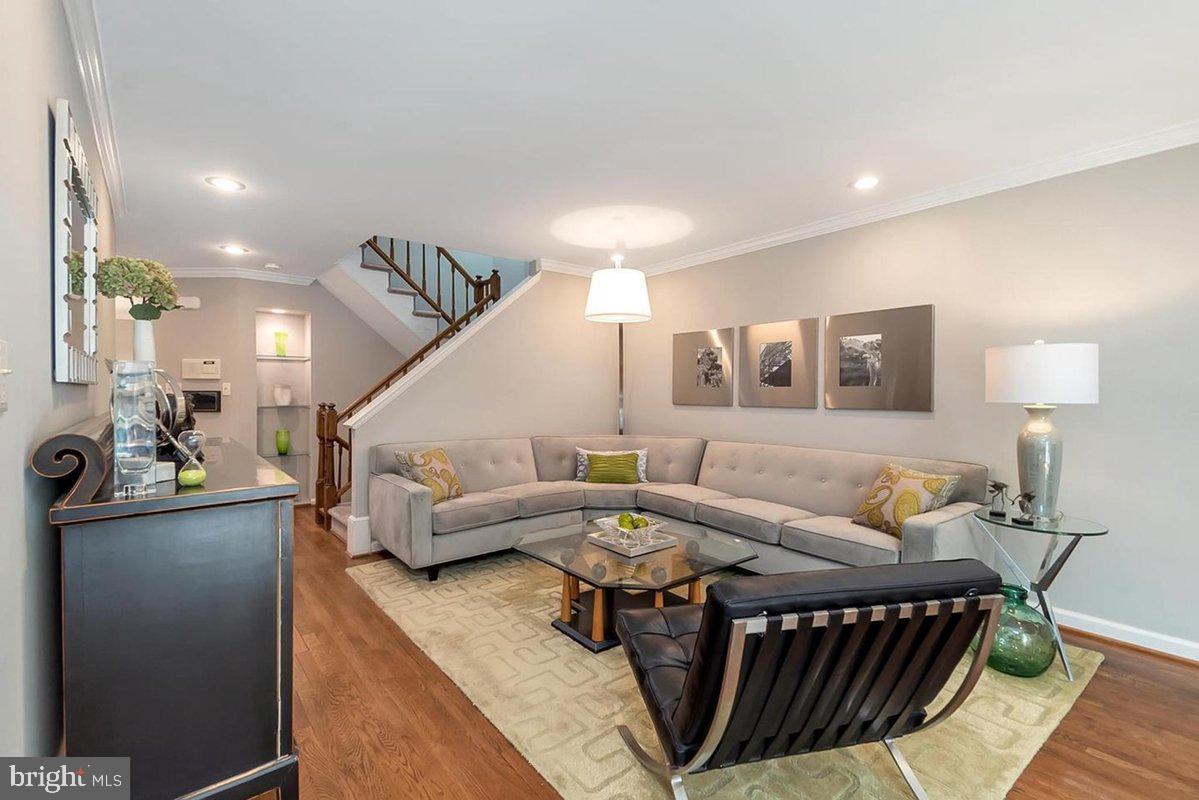 LANDMARK MEWS - Residential Lease