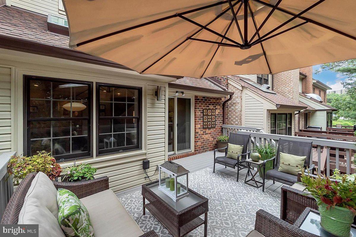 LANDMARK MEWS - Residential Lease