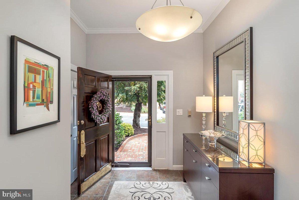 LANDMARK MEWS - Residential Lease