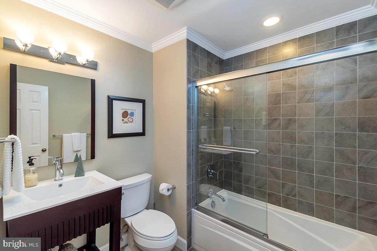 LANDMARK MEWS - Residential Lease