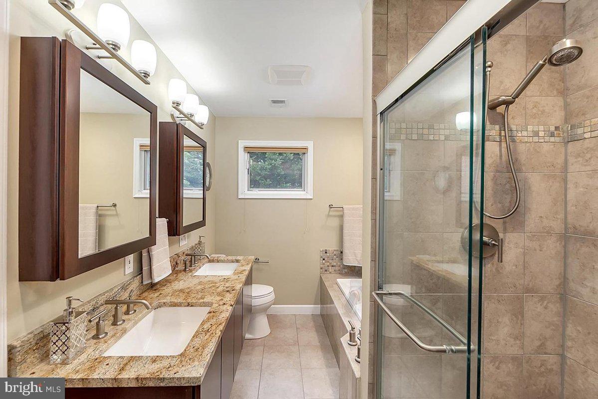 LANDMARK MEWS - Residential Lease