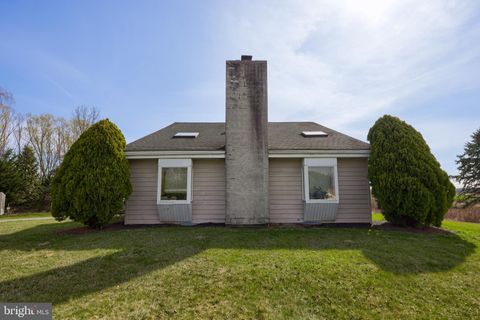 5205 FOUR POINT ROAD BETHEL PA 19507