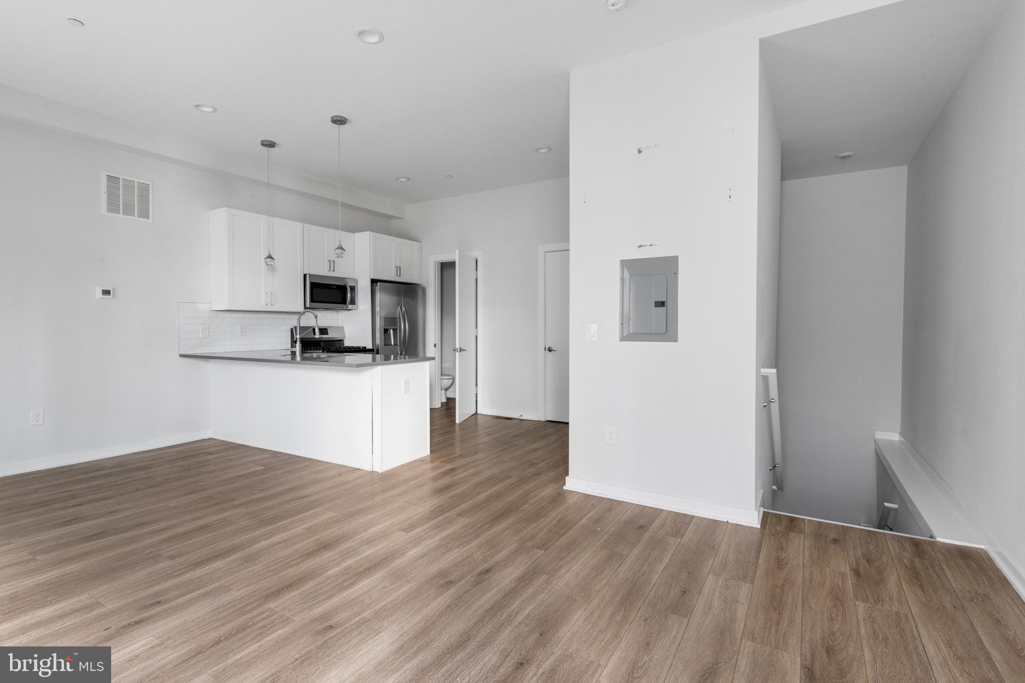 ROXBOROUGH - Residential Lease