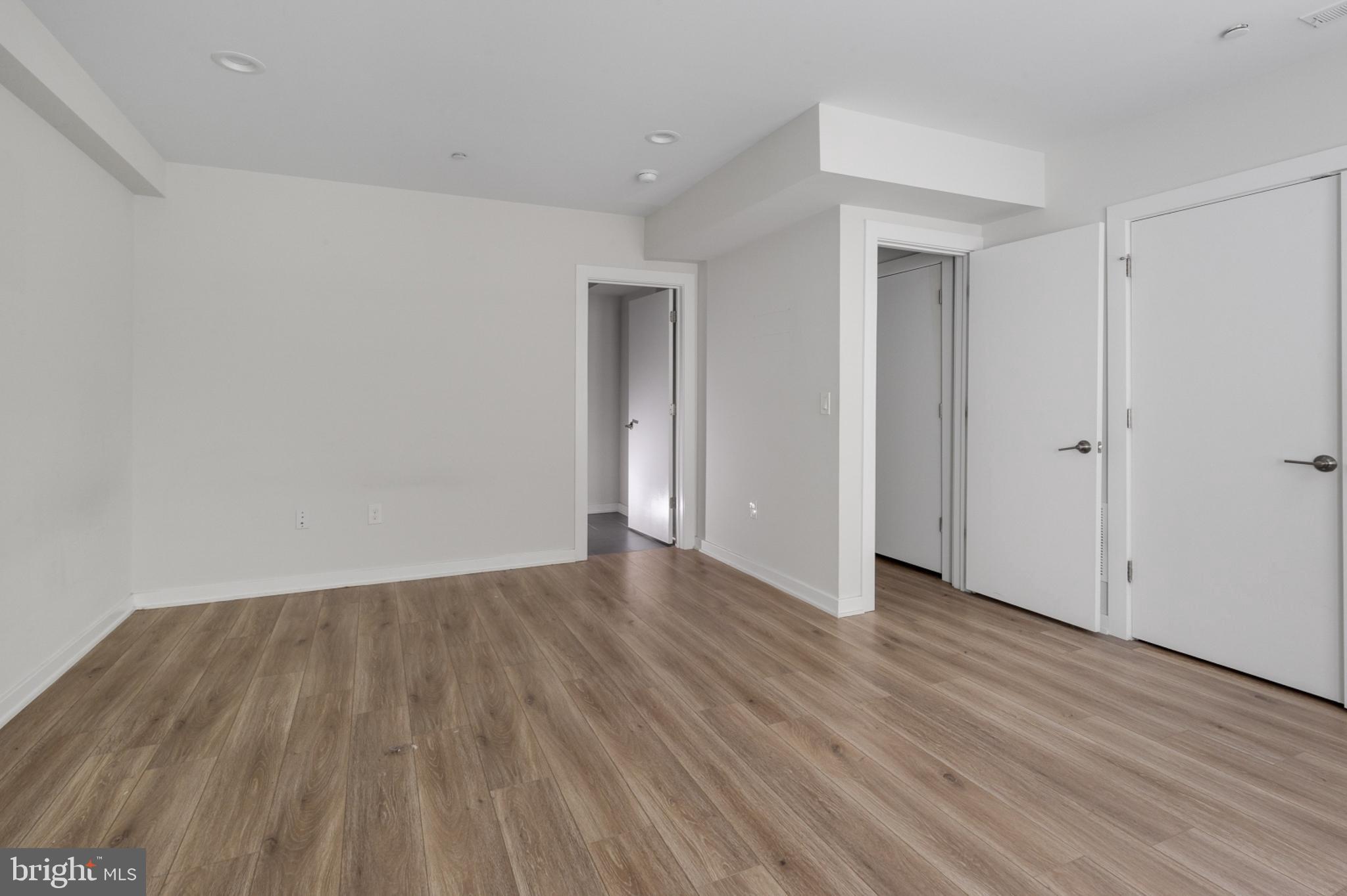 ROXBOROUGH - Residential Lease