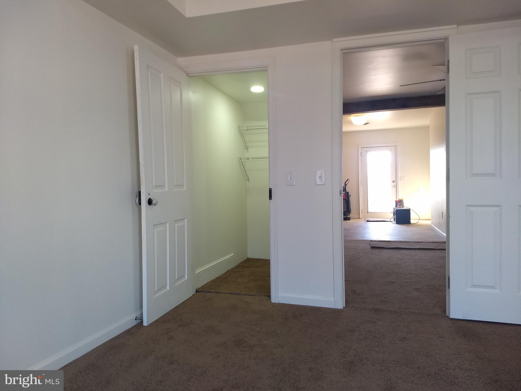 ROYALTON - Residential Lease