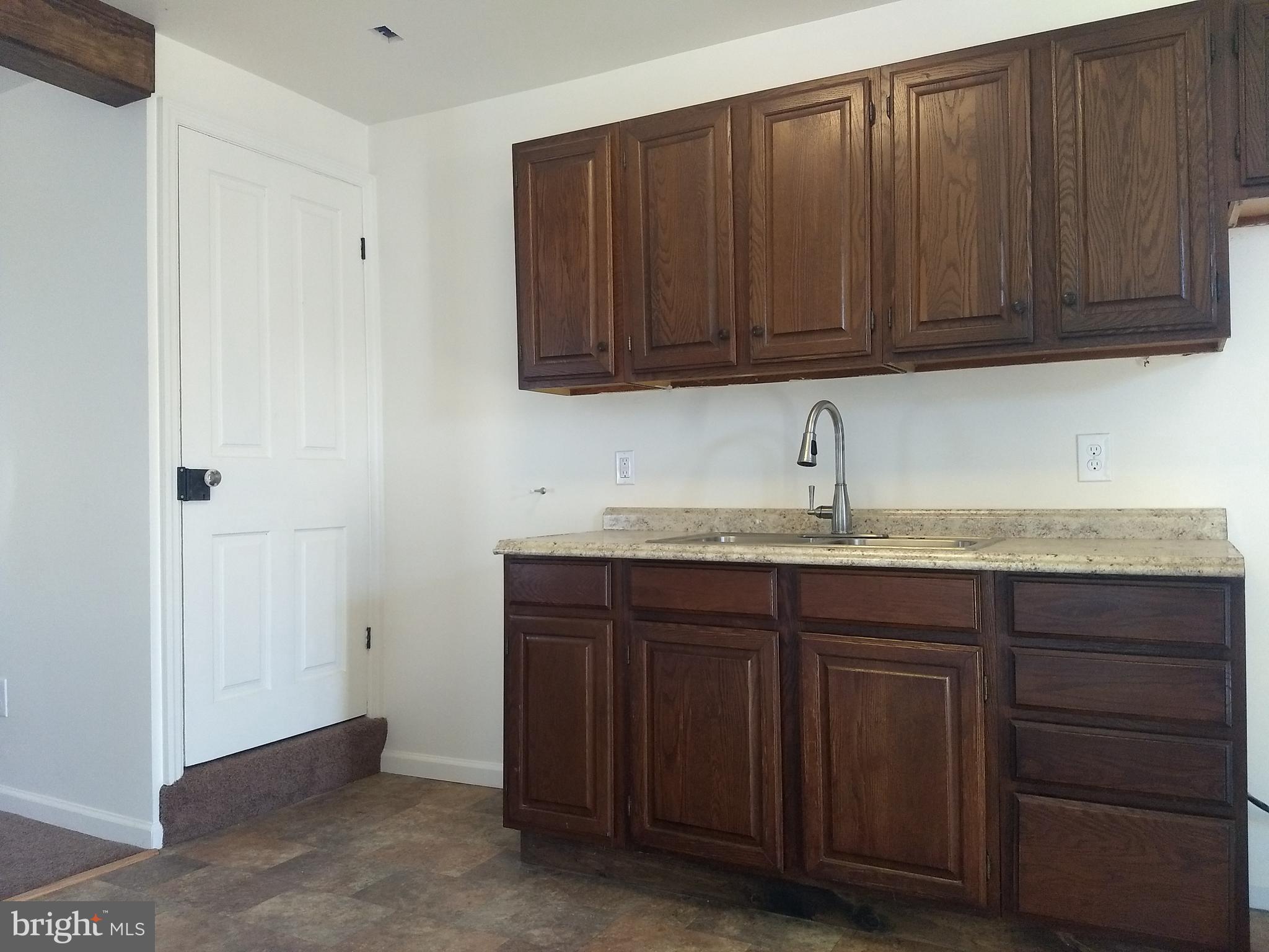 ROYALTON - Residential Lease