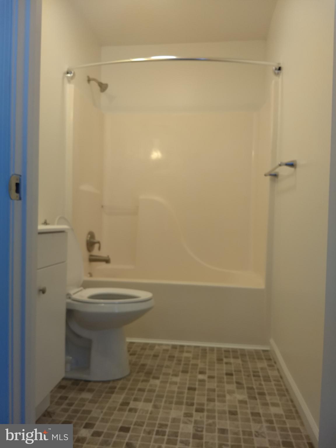 ROYALTON - Residential Lease