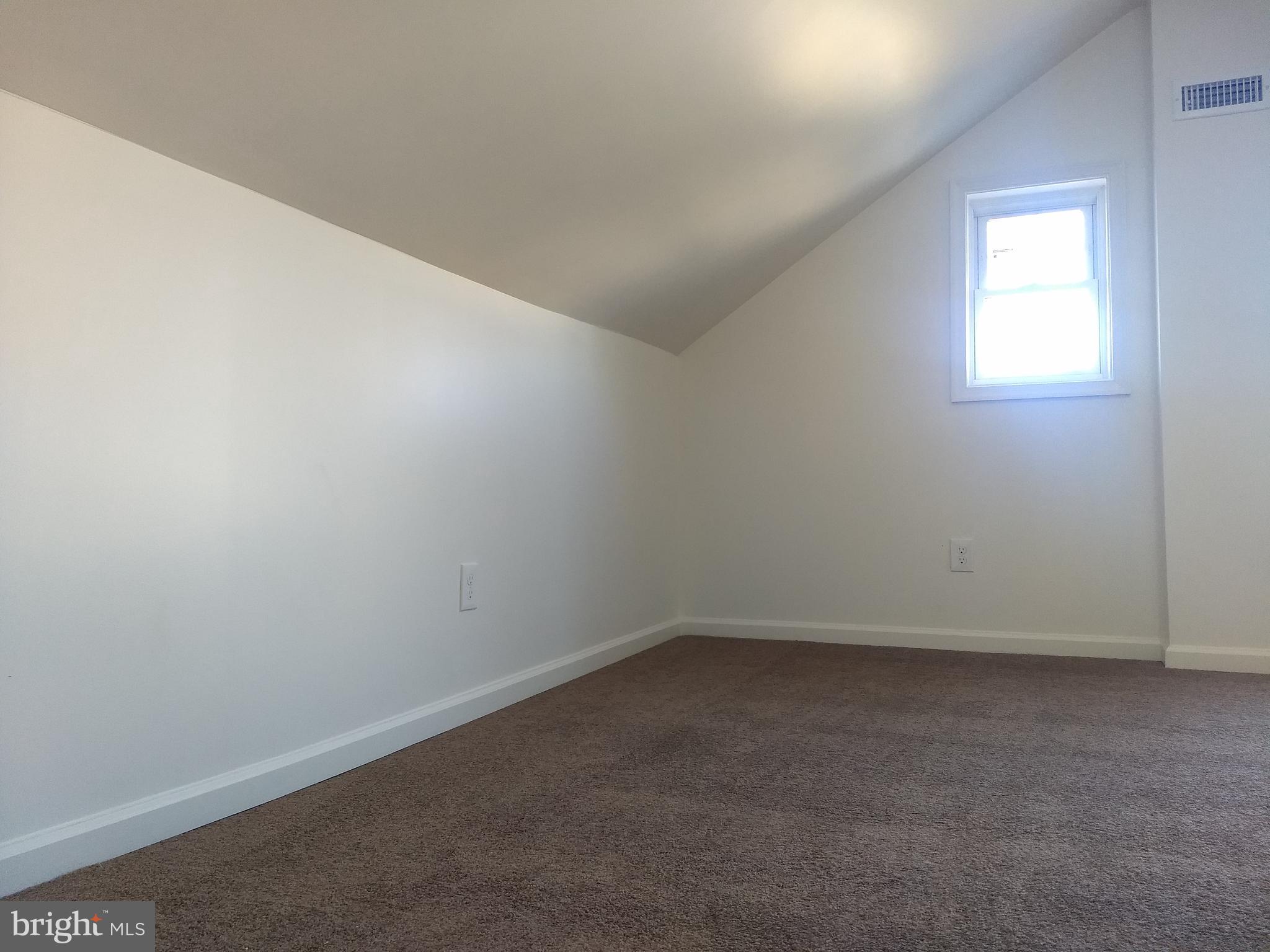 ROYALTON - Residential Lease